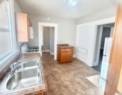 Property Photo: 732 Bayridge Ave 2 PA 15226