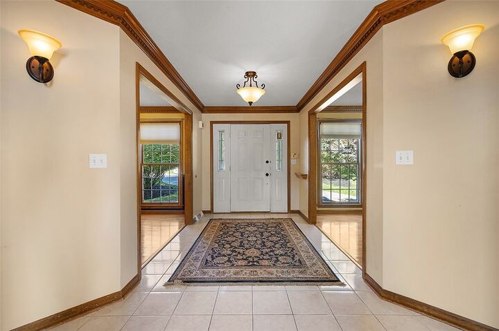 Property Photo: 409 Bryn Ct PA 15237