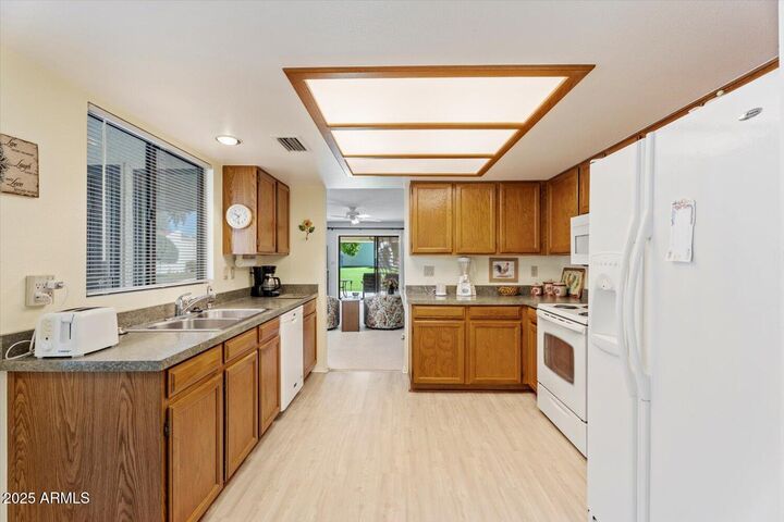 Property Photo: 633 S Saguaro Way AZ 85208