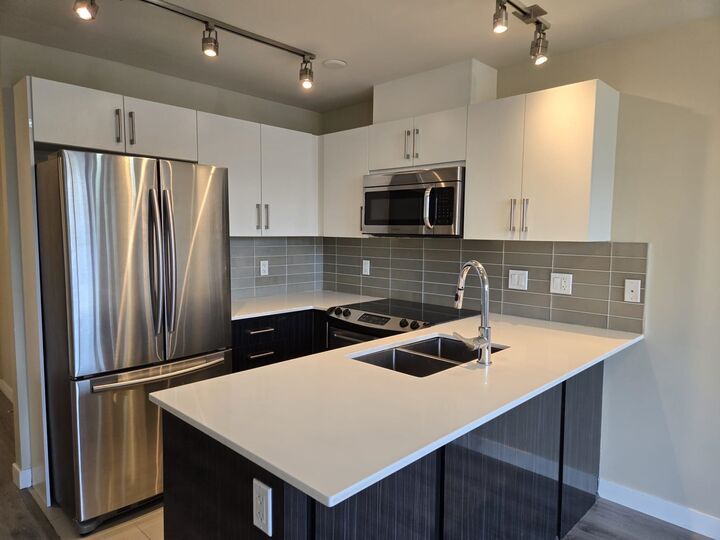 Property Photo: 2689 Kingsway 512 BC V5R 0C3