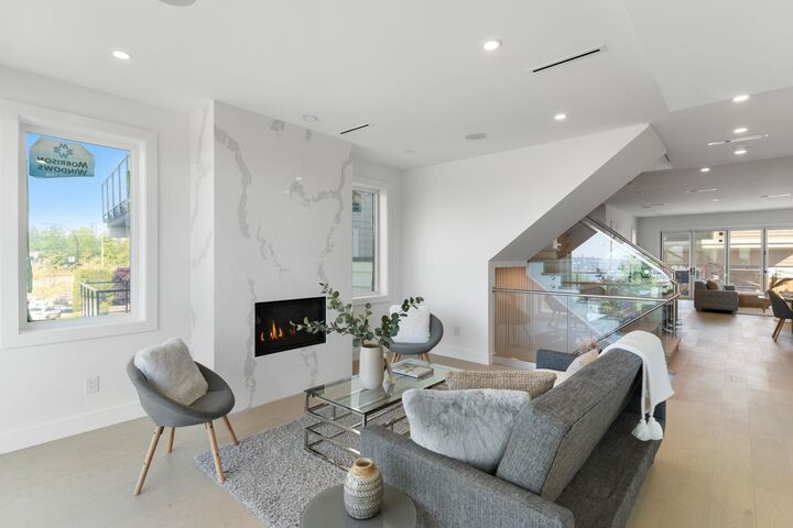 Photo de la propriété: 340 E Keith Road BC V7L 1V7