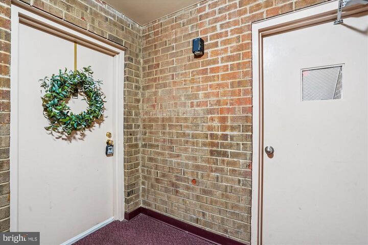 Property Photo: 563 Florida Avenue 102 VA 20170