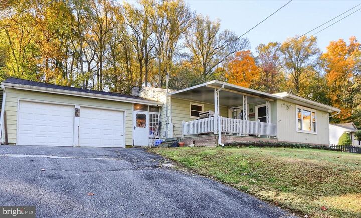 Property Photo:  734 Maple Grove Rd  PA 17557 