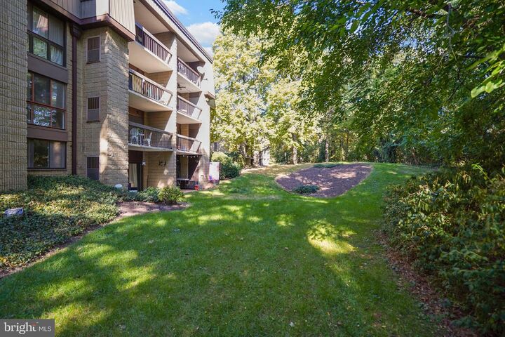 Property Photo: 5160 Maris Avenue 201 VA 22304