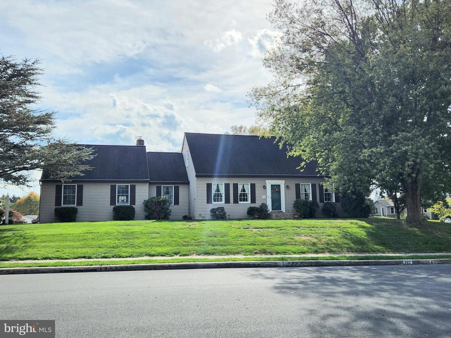Property Photo:  889 Hawthorne Avenue  PA 17055 
