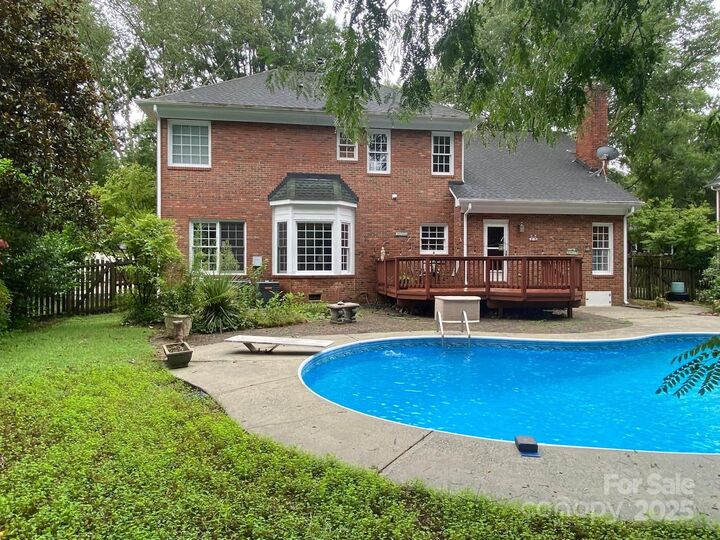 Property Photo: 6709 Fairhope Court NC 28277