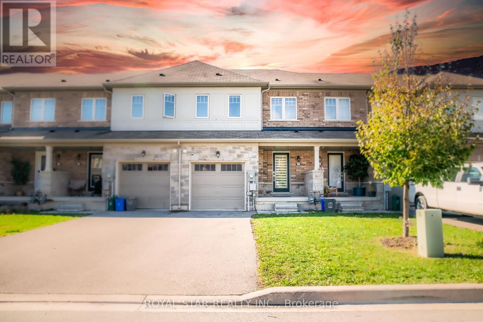 Property Photo:  170 Esther Crescent  ON L3B 5N5 