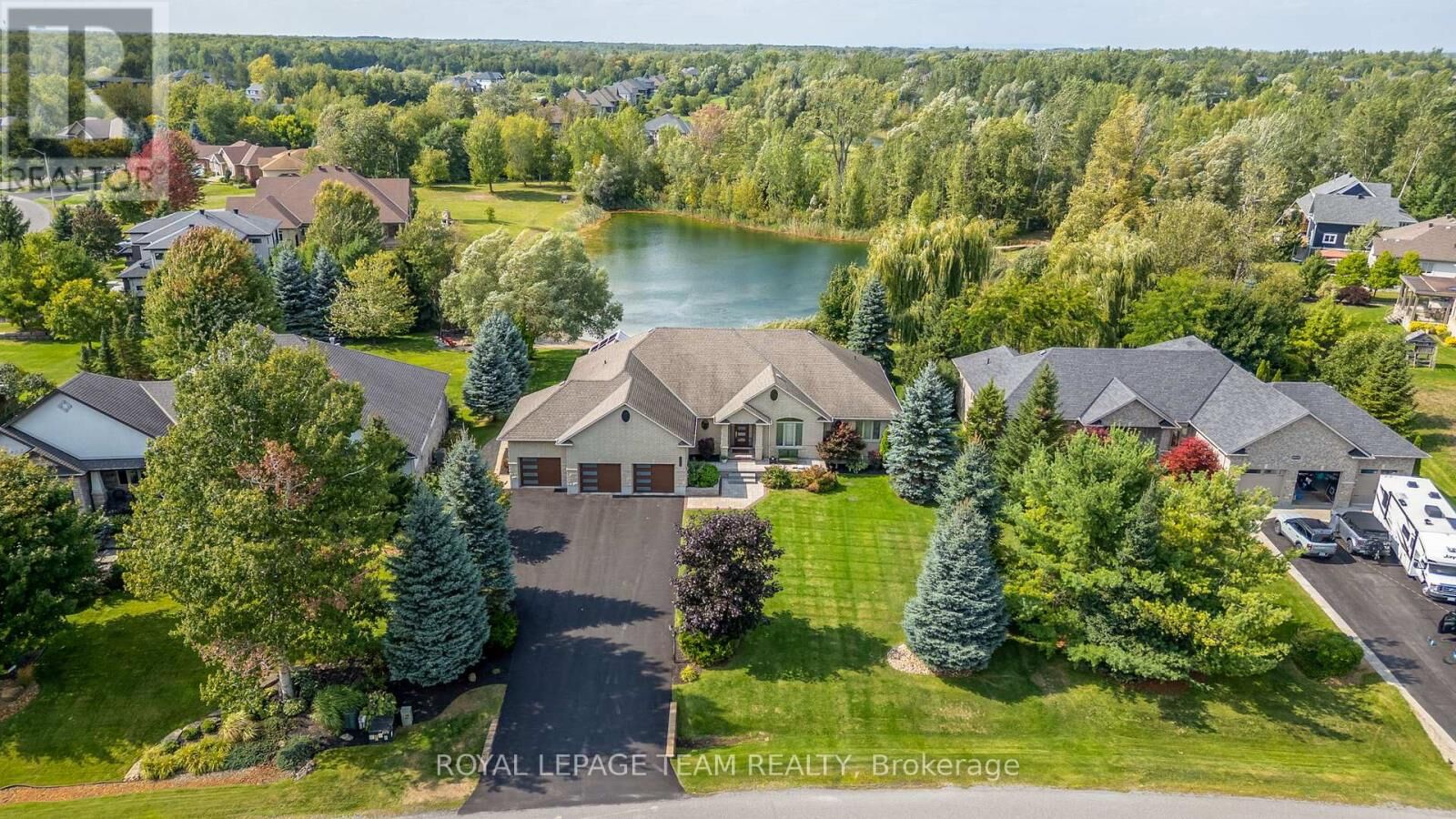 Photo de la propriété:  6903 Lake Forest Walk  ON K4P 1R7