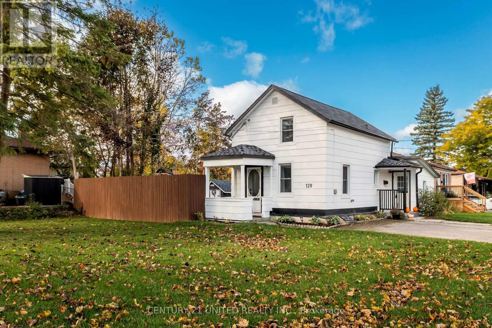 Property Photo:  120 Elgin Street  ON K9V 3W9