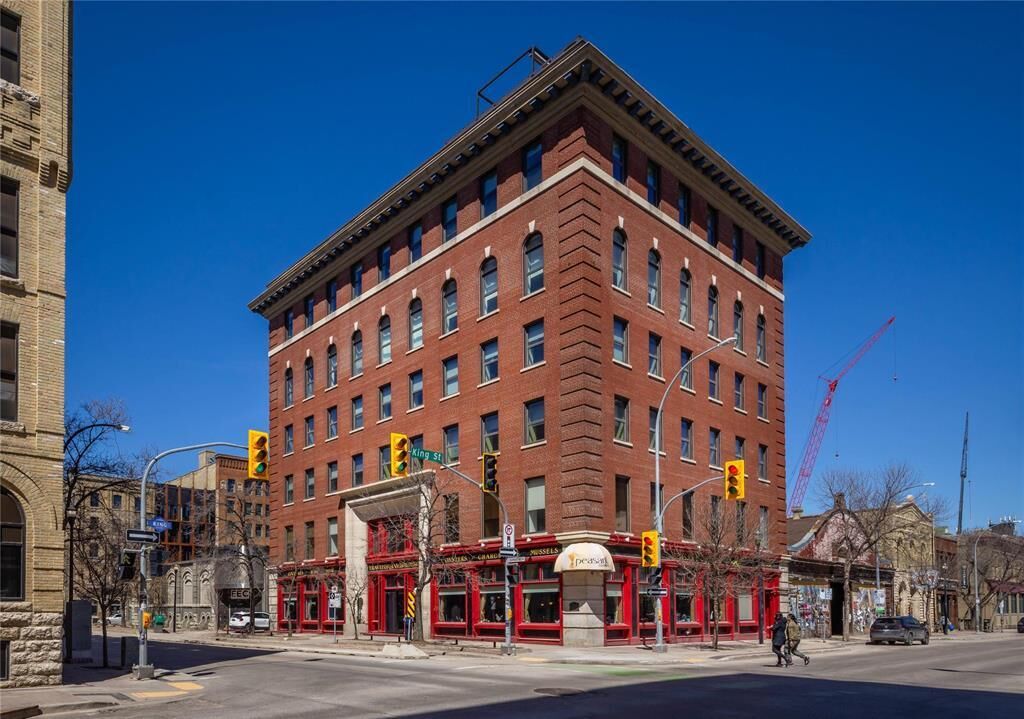 Property Photo:  283 Bannatyne Avenue  MB R3B 3B2