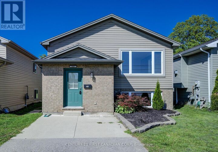 Photo de la propriété: 212 Ewart Street South ON N7G 4G6