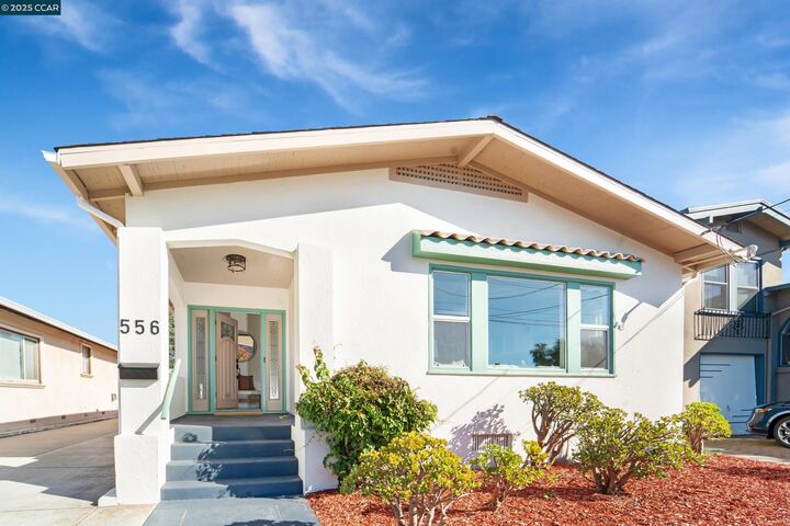 Property Photo: 556 41st St CA 94805