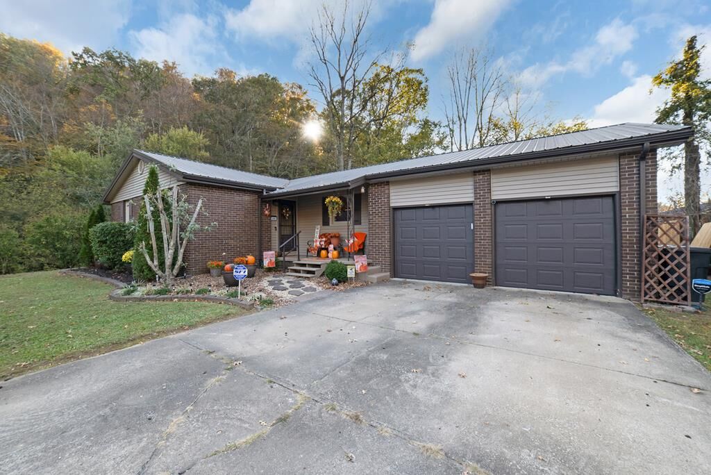 Property Photo: 2731 40 KY 41240