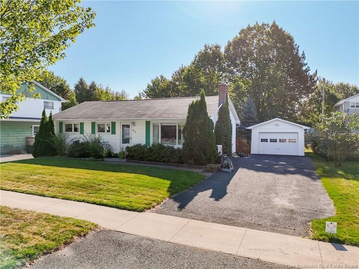Photo de la propriété: 21 Dover Crescent NB E3B 4T8