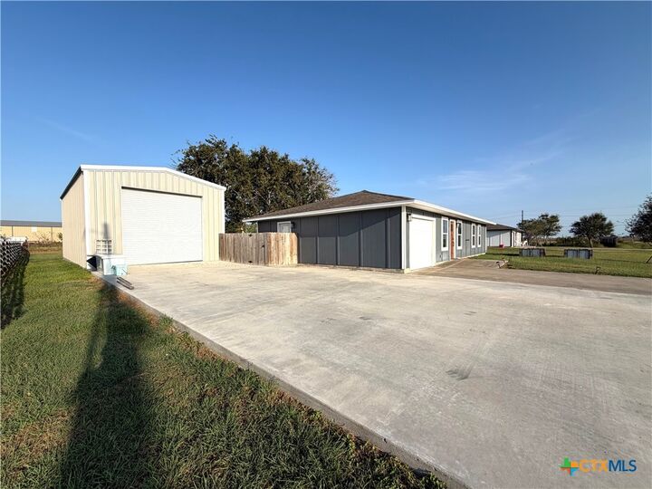 Property Photo: 81 Jacob Road TX 77979