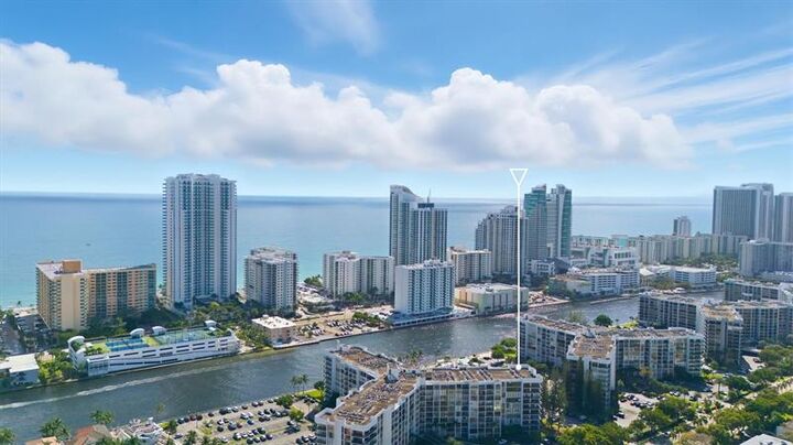 Property Photo:  1000 Parkview Dr 1030  FL 33009