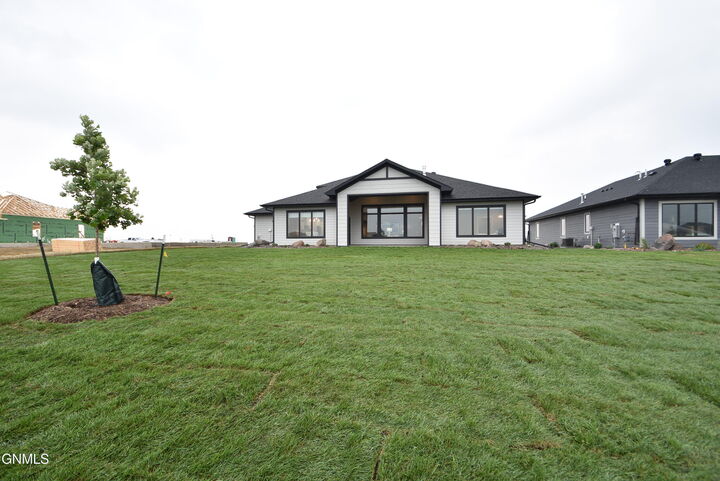 Property Photo:  6119 Crested Butte Road  ND 58503