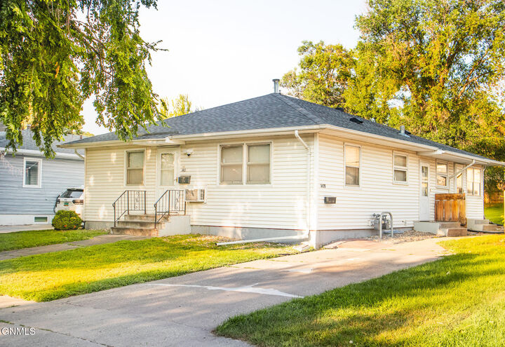 1411 N 13th Street N  Bismarck ND 58501 photo