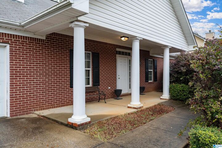 Property Photo:  172 Elm Way  AL 35096