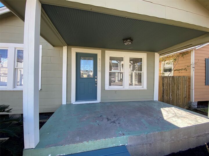 Property Photo:  1114 E 27th Street  TX 77009