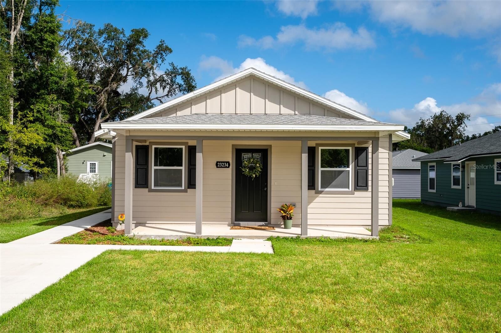 Property Photo:  23234 NW 181st Place  FL 32643