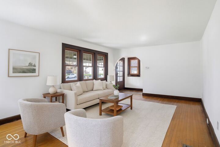 Property Photo: 961 N Audubon Road IN 46219