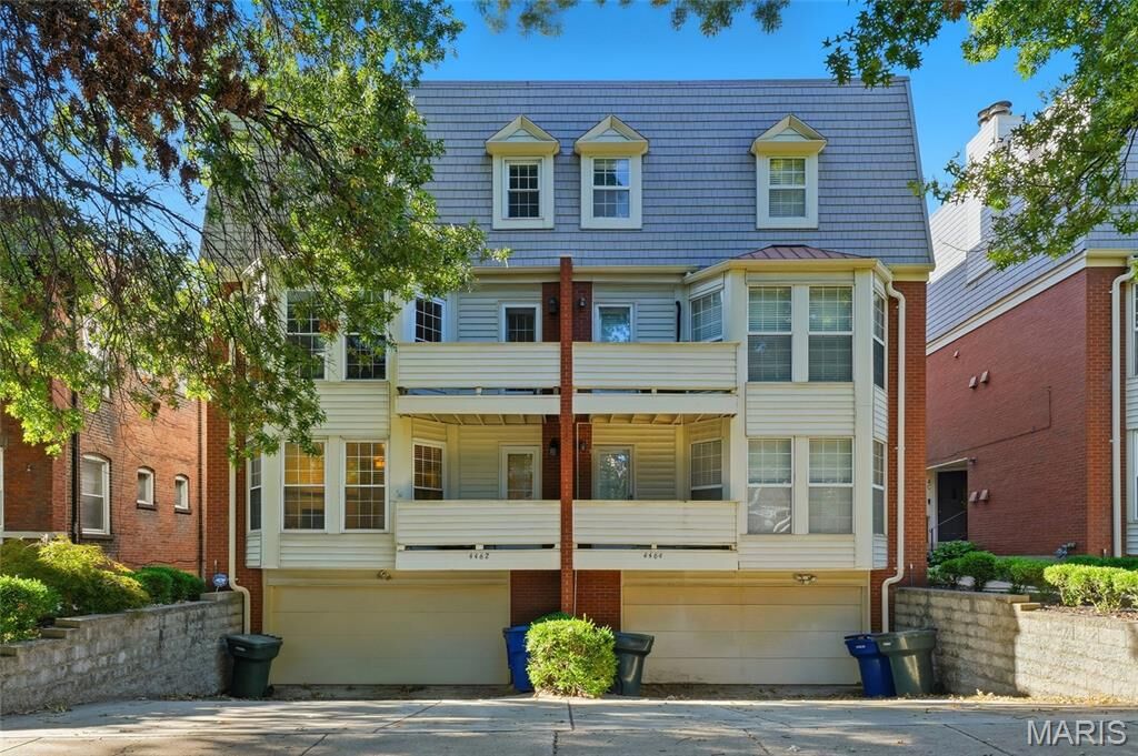 Property Photo: 4462 McPherson Avenue 3A MO 63108
