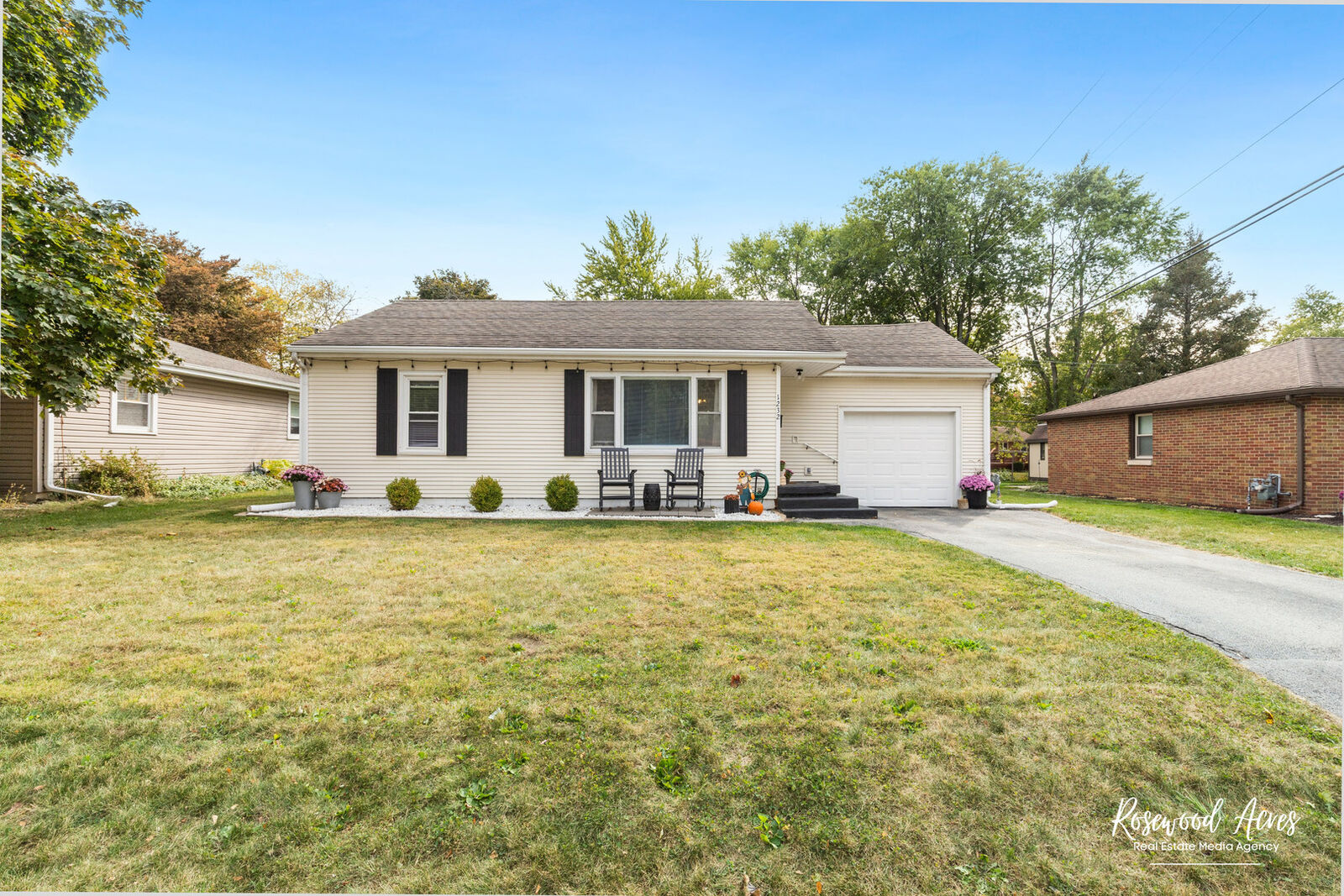 Property Photo:  1232 Riverlane Drive  IL 60915