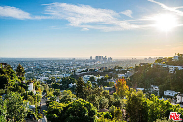 Property Photo:  8796 Hollywood Boulevard  CA 90069 