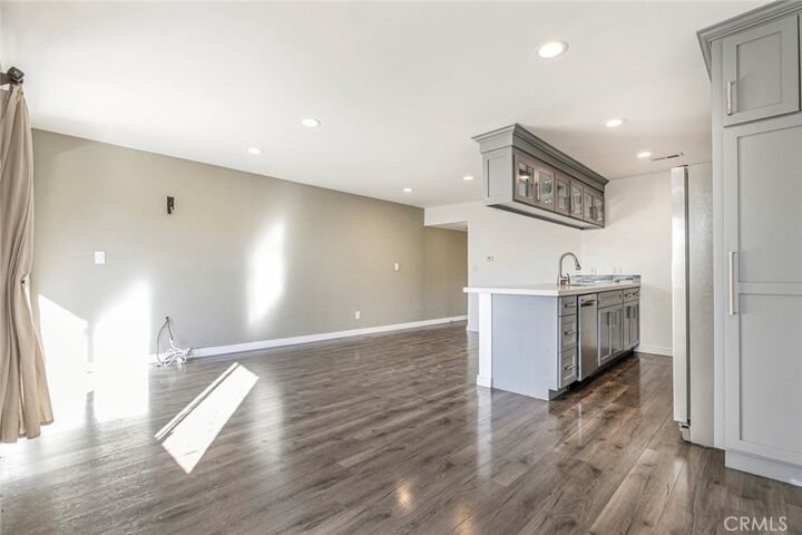 Property Photo:  2700 Cahuenga Boulevard E 3104  CA 90068 