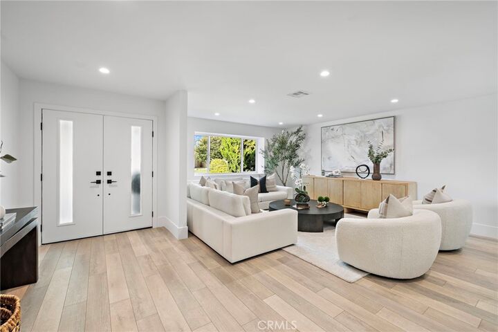 Property Photo: 5262 Glenroy Dr CA 92649