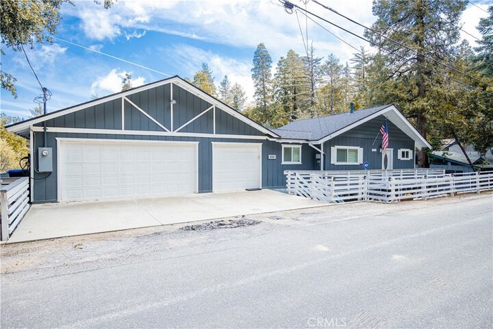 Property Photo:  1015 Nesthorn  CA 92325 