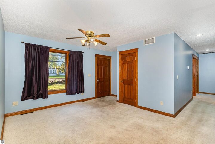 Property Photo: 5219 E Broadway MI 48858