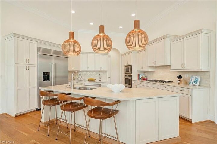 Property Photo:  1380 Marlin Dr  FL 34102 