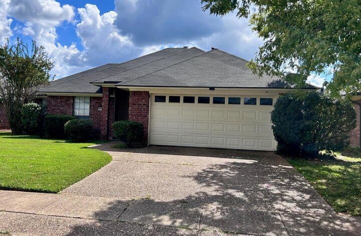 Property Photo: 5910 Wildcrest Street LA 71111