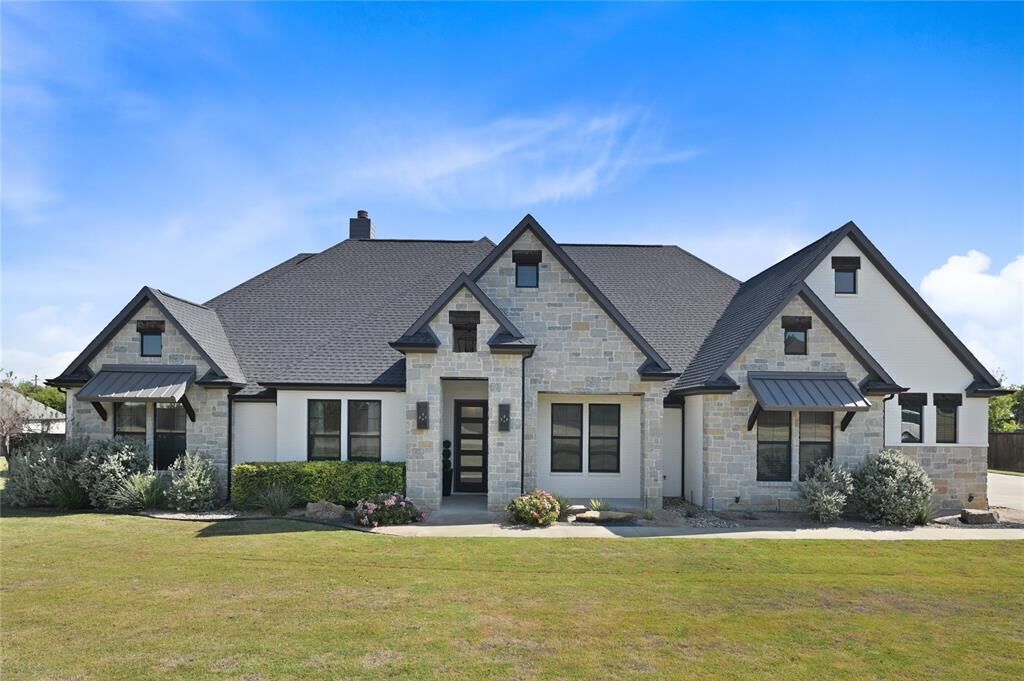 Property Photo: 109 Vail Lane TX 75167