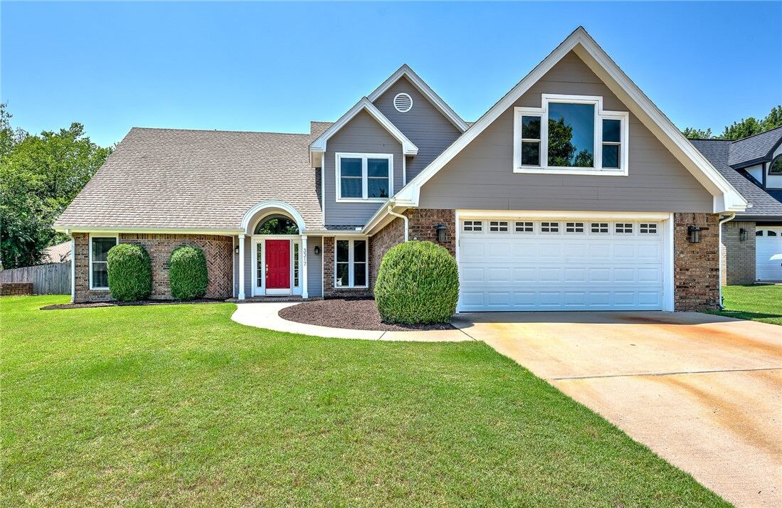 Property Photo: 3317 N Southridge Drive AR 72703