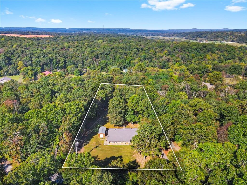 Property Photo:  16029 Pin Oak Road  AR 72704 