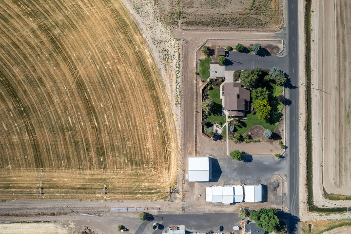 Property Photo: 547 SW Bear Drive OR 97741