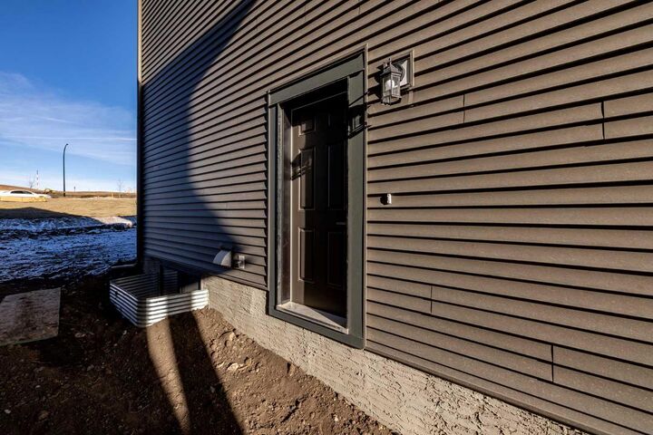 Property Photo: 43 Heritage Manor AB T4C 0L3