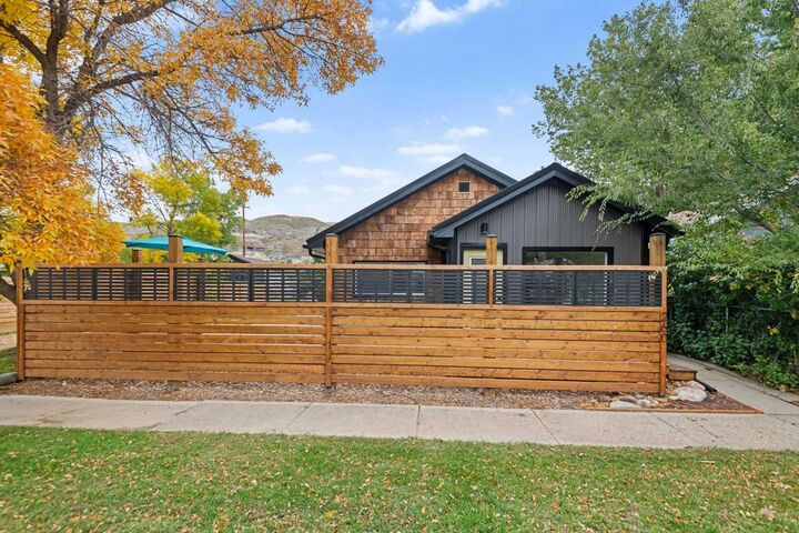 260 2 Avenue  Drumheller AB T0J 1B0 photo