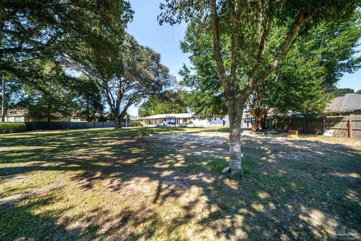 Property Photo:  7322 Mobile Hwy  FL 32526