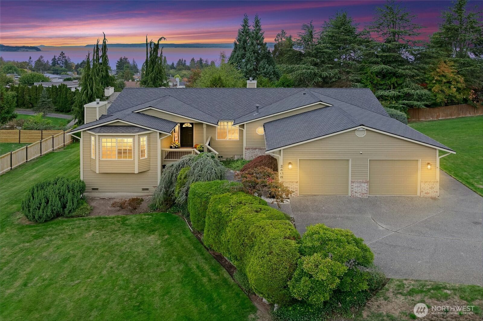 Property Photo: 2480 Viewcrest Avenue WA 98203