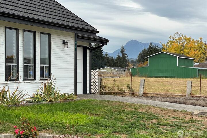 Property Photo: 71 W Loma Vista Road WA 98382