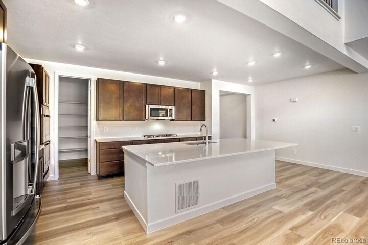 Property Photo:  5472 E 148th Avenue  CO 80602 