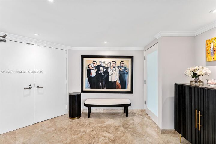 Property Photo: 520 Brickell Key Dr A1716 FL 33131