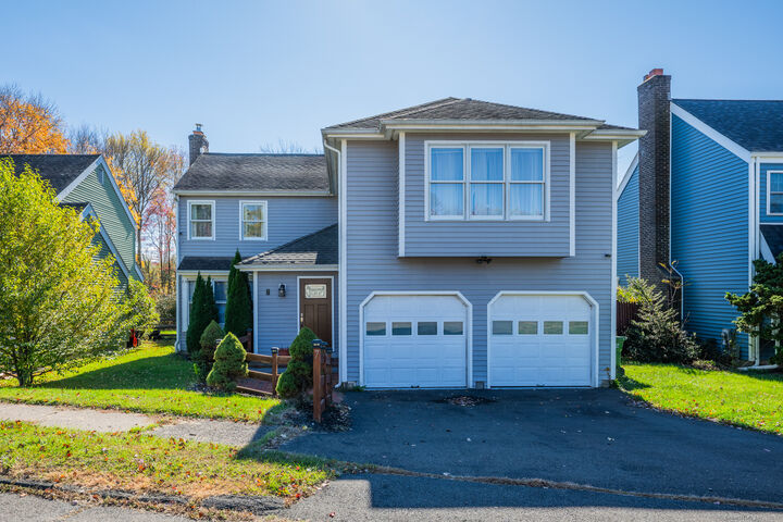 Property Photo: 7 Greenwich Court CT 06457