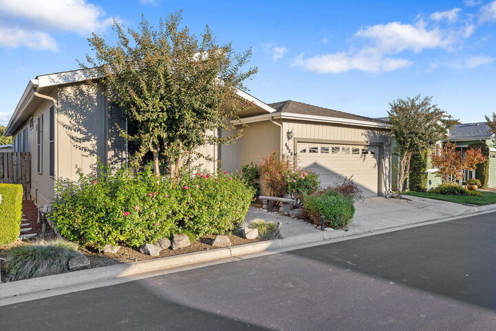 Property Photo:  4626 S Verde Vista Street  CA 93277 