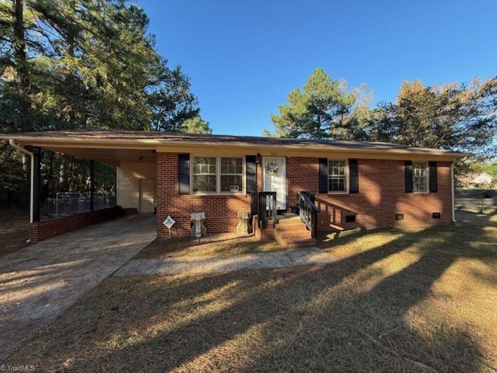 Property Photo: 5423 Pine Level Drive NC 27214