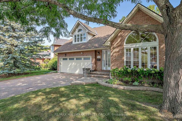 Property Photo: 1725 Autumn Ridge Drive ON K1C 6Z1